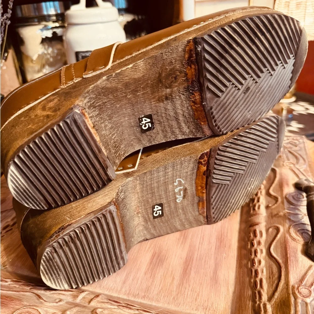 Boras Swedish size 45 Handmade Brown Leather Clogs with wood bottom - Picture 5 of 10